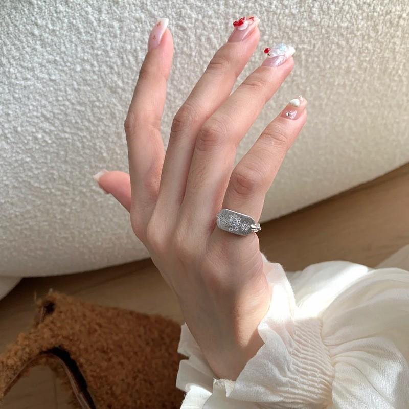 Elegant Lightweight Luxe Copper Ring With Unique Geometry And Glittering Details