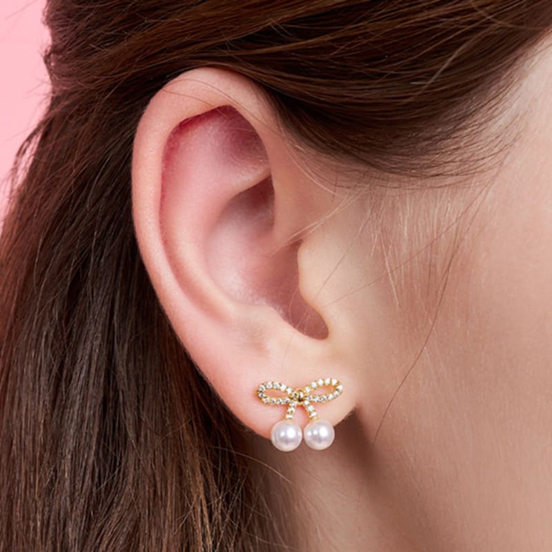 ENGBROX cherry pearl earring