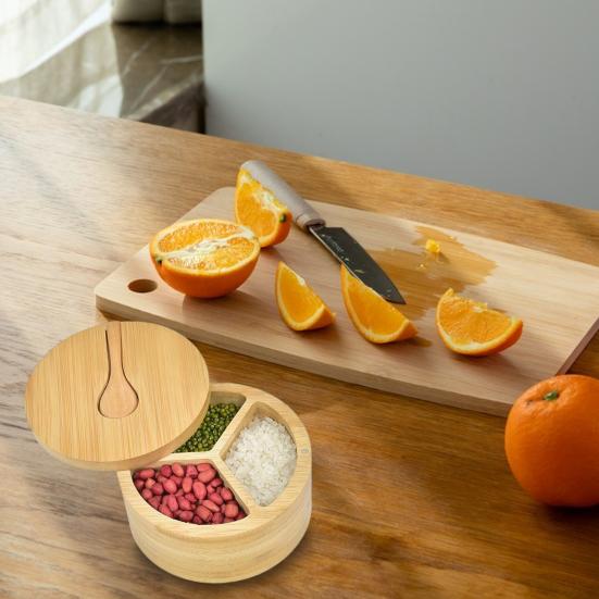 Солонка из бамбука, банка для приправ со встроенными ложками, контейнер для соли для кухни, вращающаяся крышка, коробка для специй для столешницы