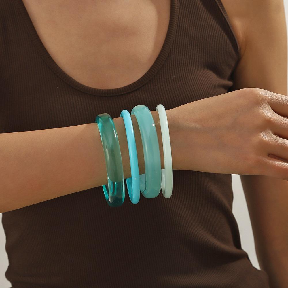 4Pcs/Set Multicolor Resin Bracelet Semi Transparent Punk Bracelet Set Acrylic Cuff for Teenagers