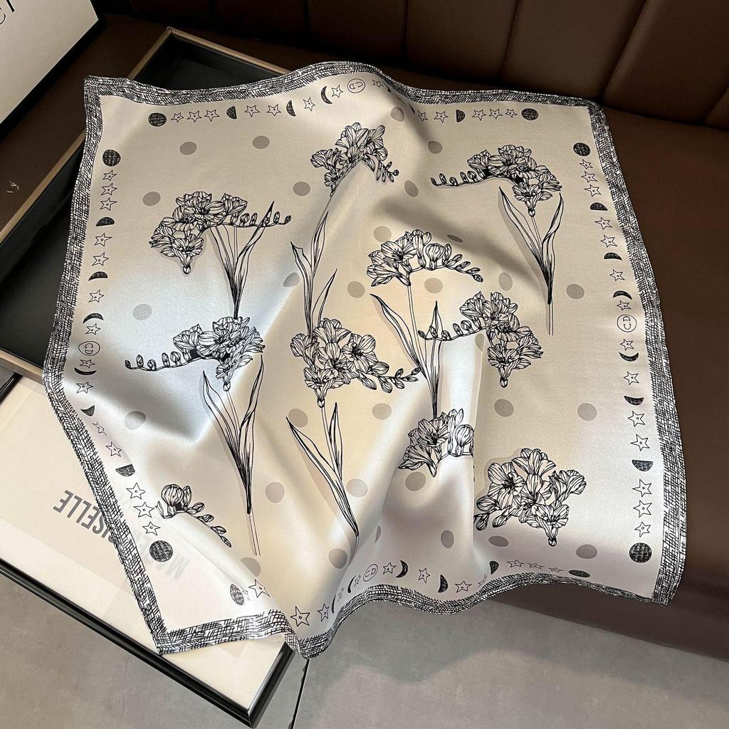 Hangzhou 100% Mulberry Silk Floral Lotus Women's Scarf, 53cm Square Shawl