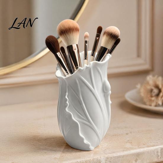 Eco-conscious Stationery Holder Lotus Leaf Pen Holder, Decorative Pencil Modern Minimalist Desktop Organizer Desk for Office Supplies Makeup Brushes