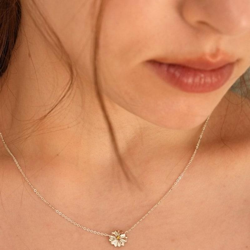 BELLOOGGI Daisy Sapphire necklace(S) Daisy Yellow Sapphire Necklace