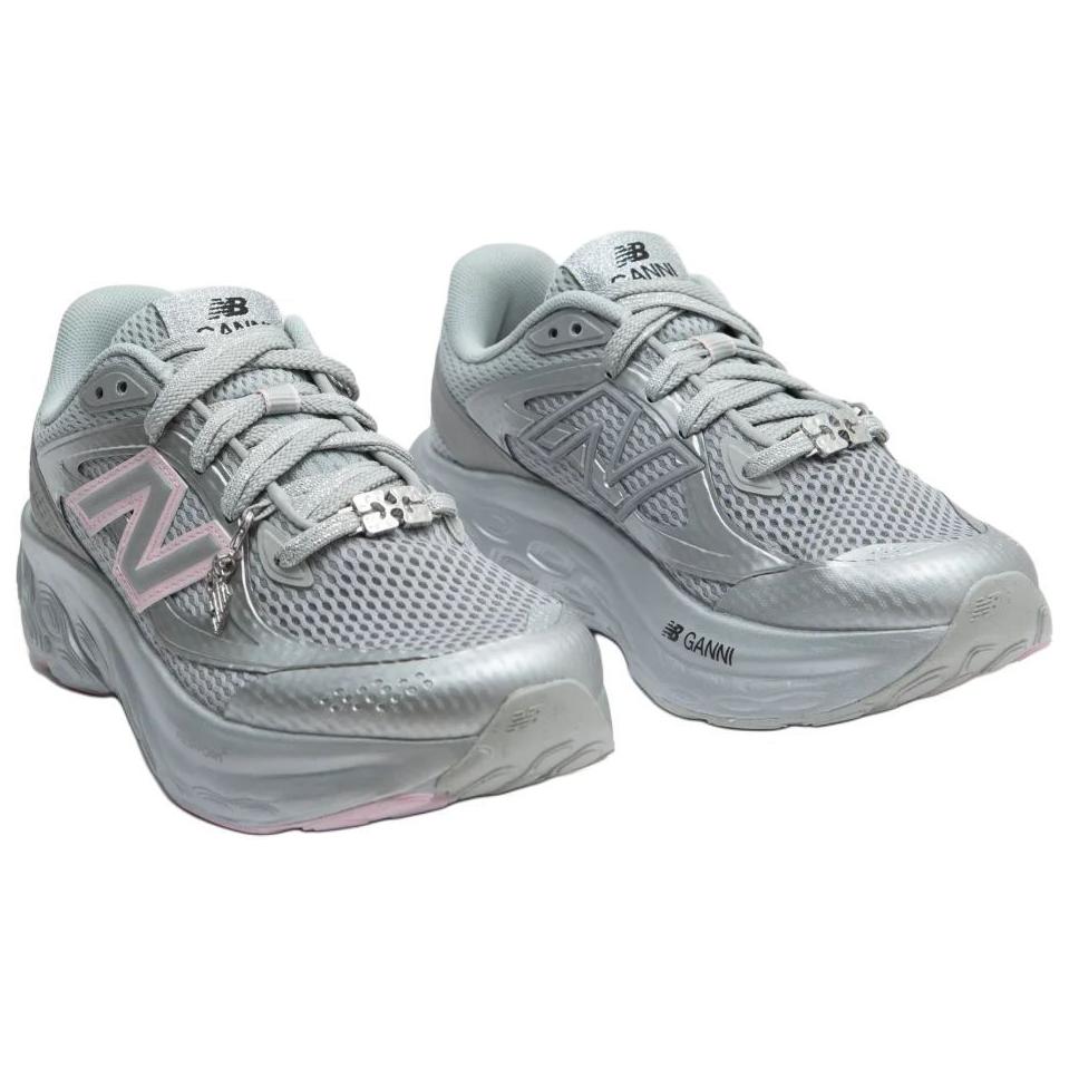Кроссовки Fresh Foam Ganni x Fresh Foam Trainer New Balance 'Серебристый металлик' UTRNGA