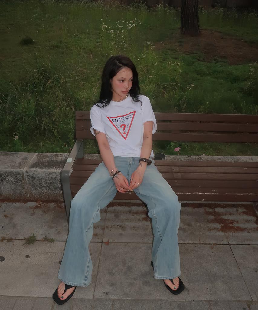 Guess [Основное] Треугольная футболка с коротким рукавом, унисекс, 3 цвета, оригинал Mq2K9405