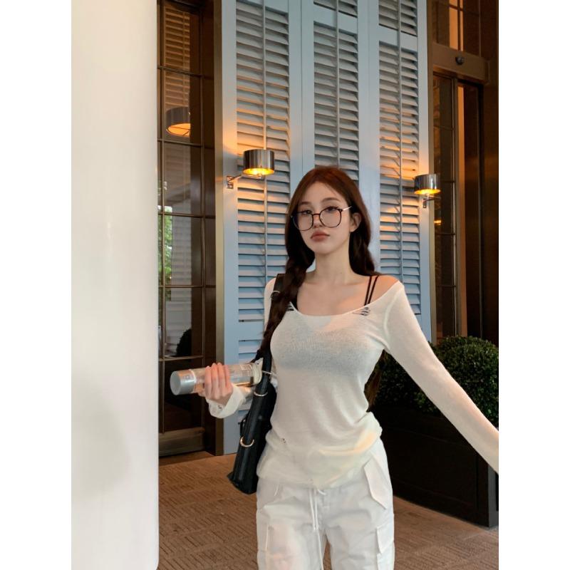 Корейская Сладкая Трикотажная Футболка с Длинным Рукавом и Дырочками Женская Тонкая Солнцезащитная Блуза-Смокинг Облегающая Приталенная Уникальная и Шикарная