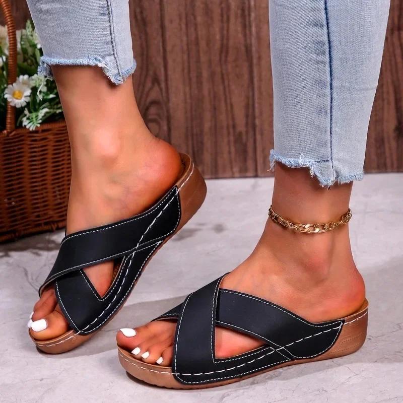 Модные женские туфли на танкетке Летние женские туфли Черные Большие размеры 42 Внешние женские тапочки на плоской подошве