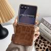 Чехол Samsung ZFLIP7 с принтом леопарда, серебряным краем и ремешком для руки - Подходит для ZFLIP6/5