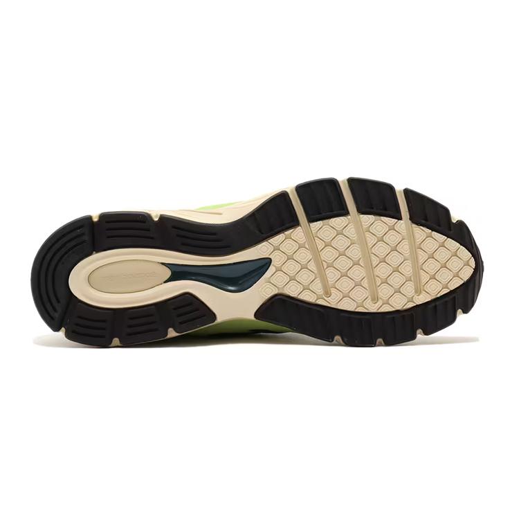 Новые New Balance 990v4 'Hi Lite'