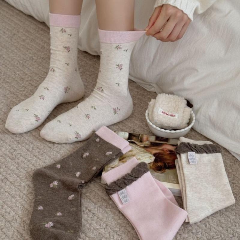 Sweet Style Fabric Label Small Floral Print Socks for Women, Versatile Mid-calf Socks, Pinkish-brown Series Pile Long Socks