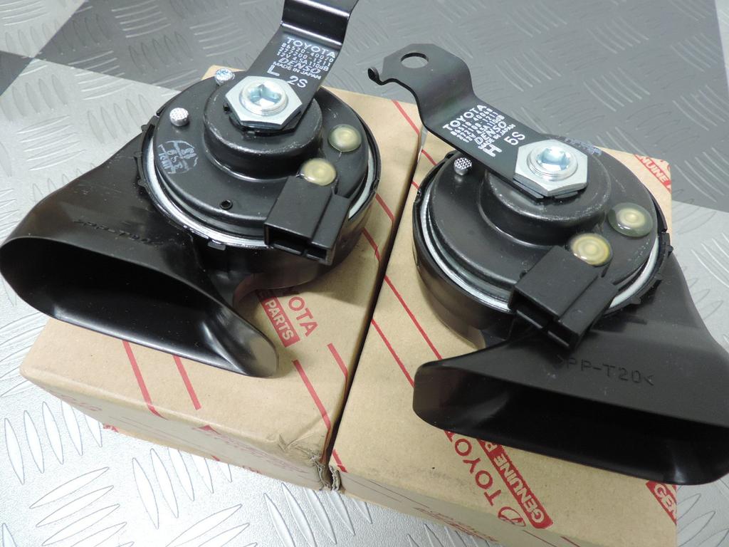 Toyota Motor Corporation Domestic Century Horn Premium Horn (TOYOTA) [Genuine Parts] -
