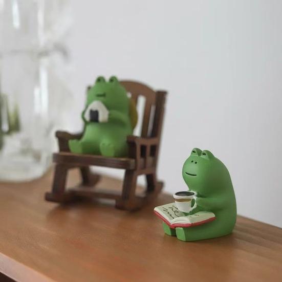 Мини-статуэтка лягушки, скульптура лягушки из смолы с креслом-качалкой, маленькая лечебная лягушка, украшение для салона автомобиля, домашнего офиса, рабочего стола
