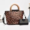 Стильная сумка-тоут большой вместимости с леопардовым принтом для женщин, с шикарным дизайном и универсальным использованием