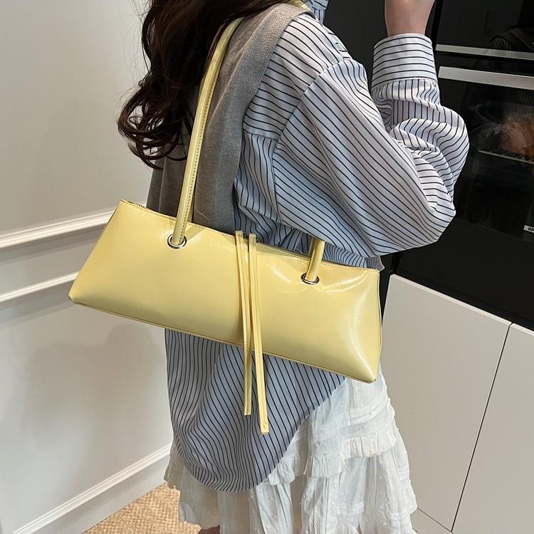 Сумка премиум-класса большой вместимости женская 2025 новая нишевая модная универсальная сумка-багет на одно плечо под мышкой