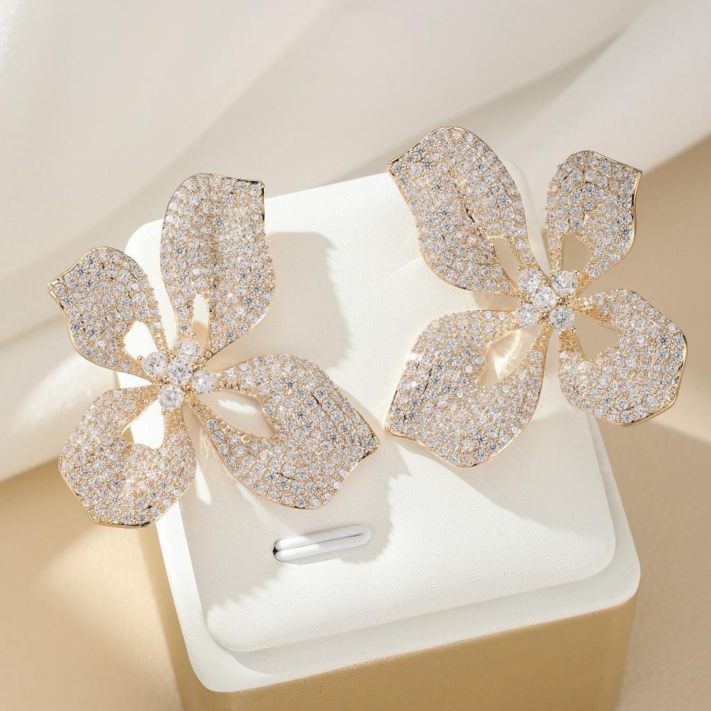 2026 Light Luxury Temperament Zircon Flower Earrings Women, Niche Temperament Celebrity Stud Earrings Jewelry Women