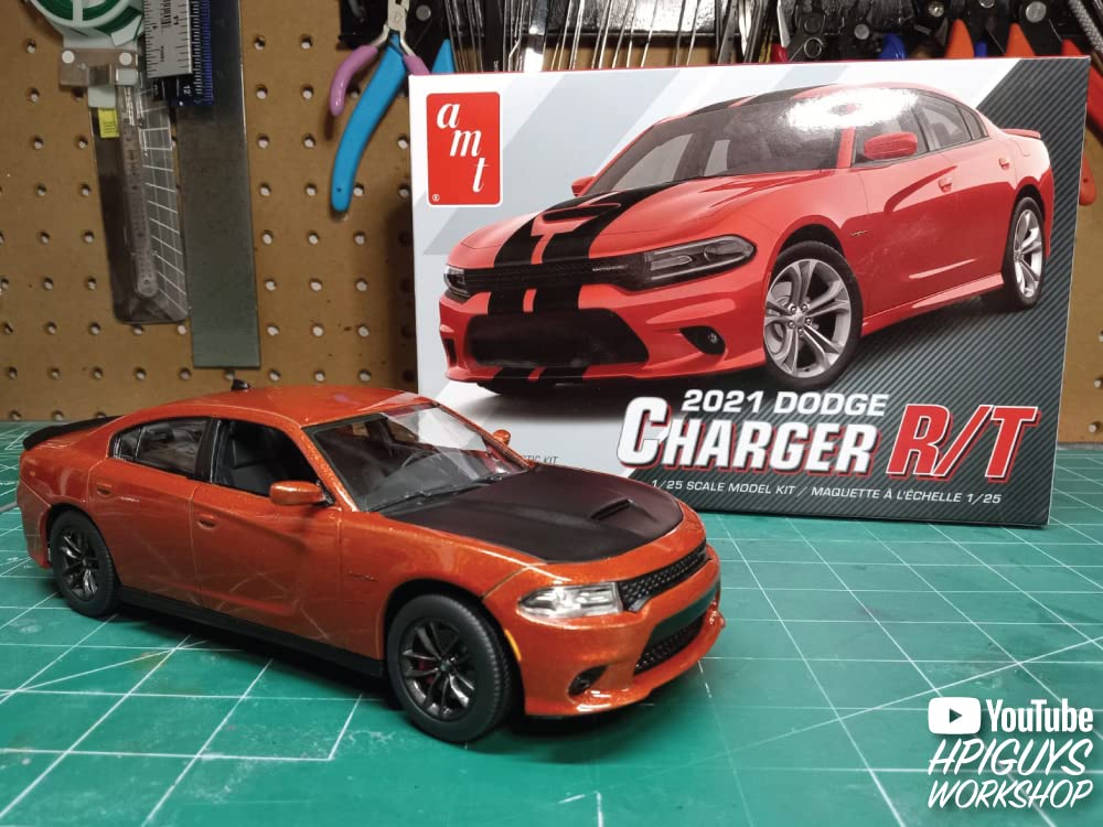 Пластиковая модель AMT 2021 Dodge Charger AMT1323 1/25 R/T