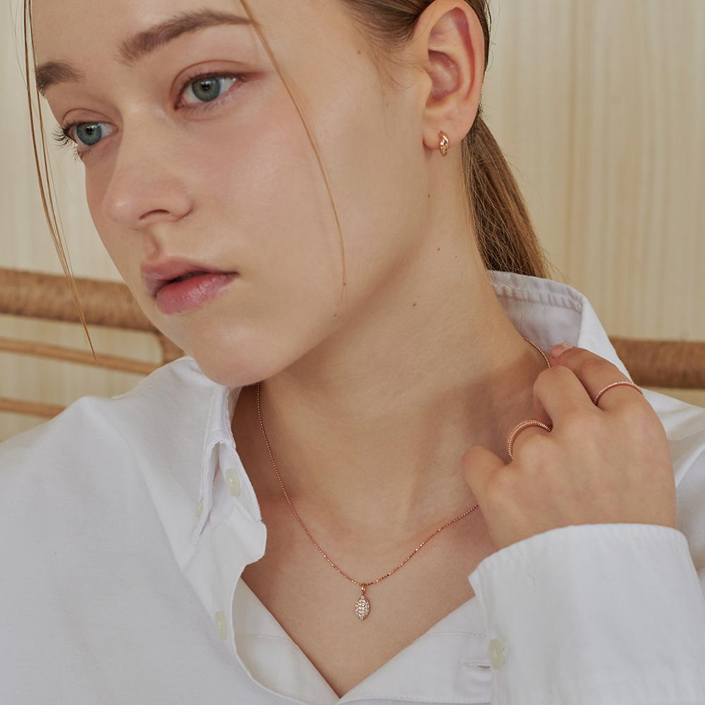 Loveenb [14K Gold] Lua Almond Lab Diamond Pendant