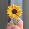 Fashion Inlaid Rhinestone Yellow Sunflower Brooch Pins Female Classic Simple Charm Metal Brooches for Women Jewelry Gifts
