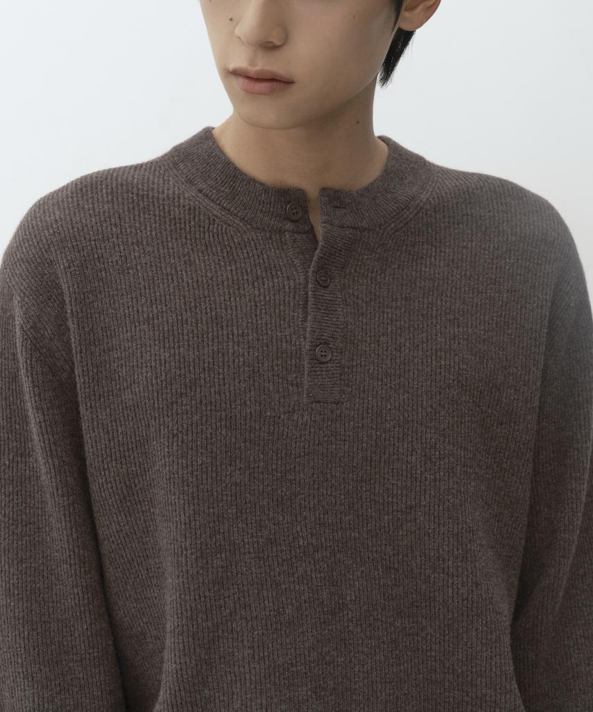 MUSINSA STANDARD [Victoria Wool] Minimal Ribbed Henley Neck Knit [Brown]