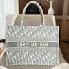 [Б/У] Сумка-тоут Book Tote Medium Белый холст Monogram Сумка через плечо - Отличное состояние #GFYAZA