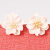Модные белые антиаллергенные серьги с цветком, изысканные элегантные женские украшения, универсальные женские серьги в стиле бохо