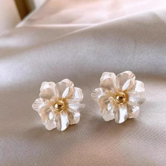 Элегантные простые цветочные серьги 2024 года - легкая роскошная мода