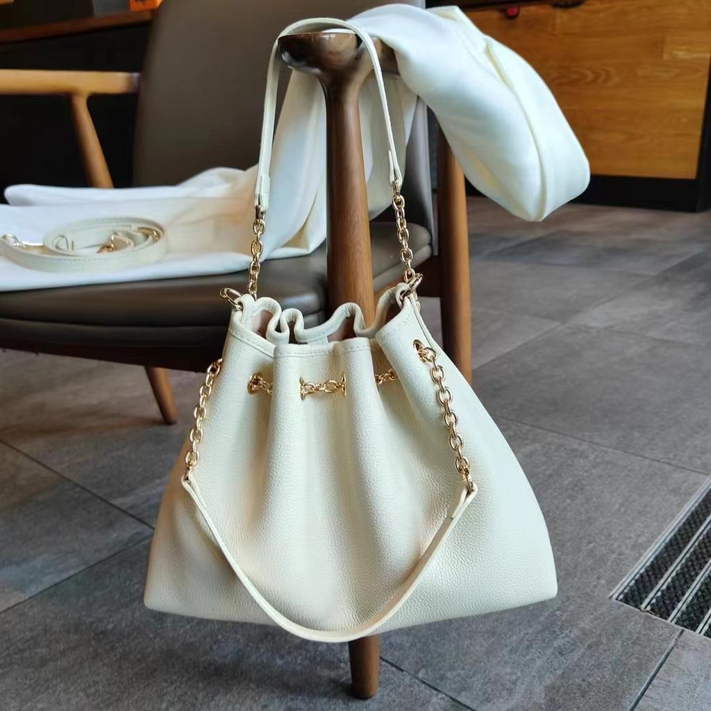 Cross Border Натуральная кожа Женская сумка через плечо Сумка 2025 Новая женская сумка-тоут Большая вместимость Высококачественная мягкая кожаная сумка-ведро Тенденция