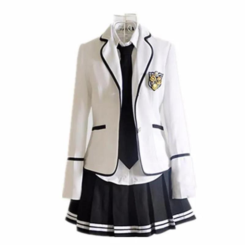 Детская школьная форма и хор учеников начальной школы с длинными рукавами, читающих школьную форму британских школьников