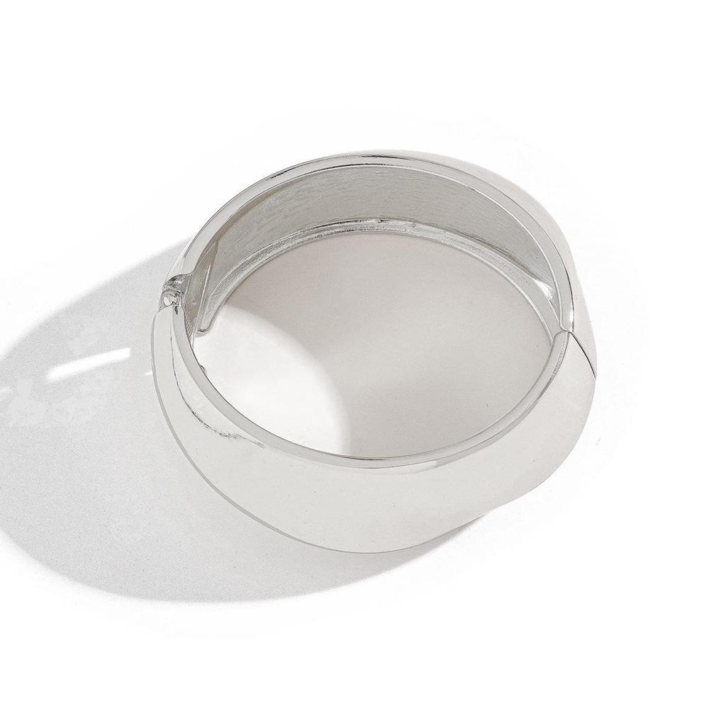 Асимметричный браслет с овальным срезом в европейском и американском стиле