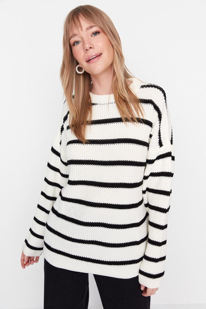 Women's Fashionable Stylish Sweater Black Wide Fit Couple Striped Knitwear Sweater