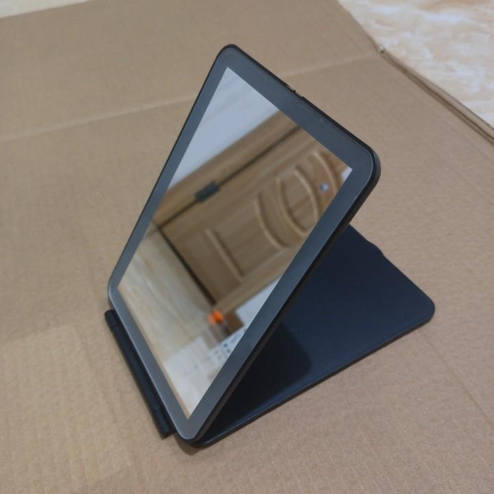 Портативное светодиодное зеркало для макияжа с трехцветной подсветкой, сенсорным управлением и плавной регулировкой яркости