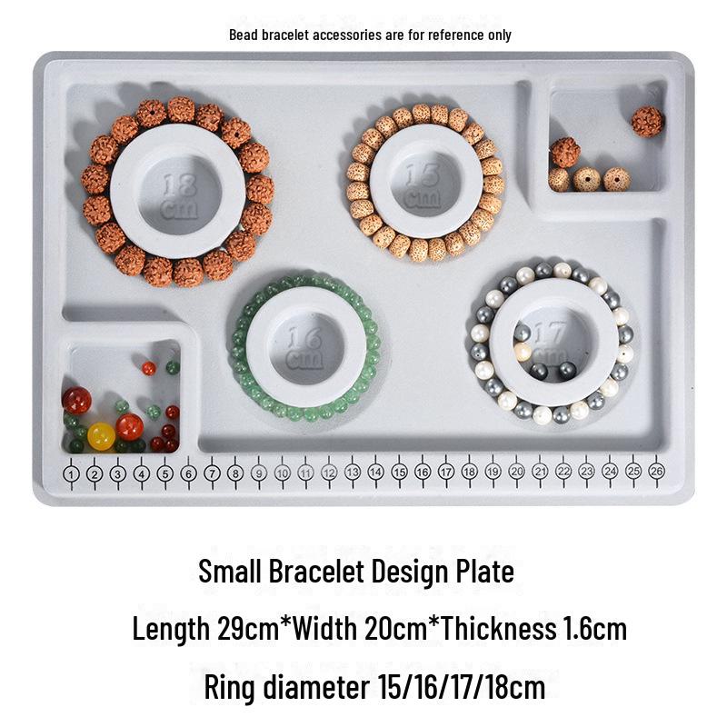 Ассортимент флокированных ювелирных изделий, витрин и дизайнерских лотков для браслетов и ожерелий своими руками