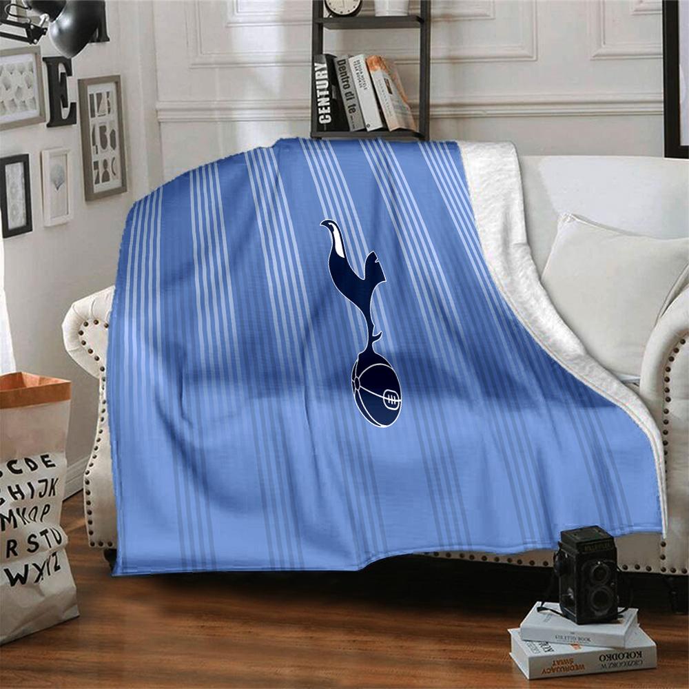 FC Tottenham Crest Flannel Blanket, Soft Polyester, Modern Design, All-Season for Camping, Travel, Gifts for holidays or birthdays