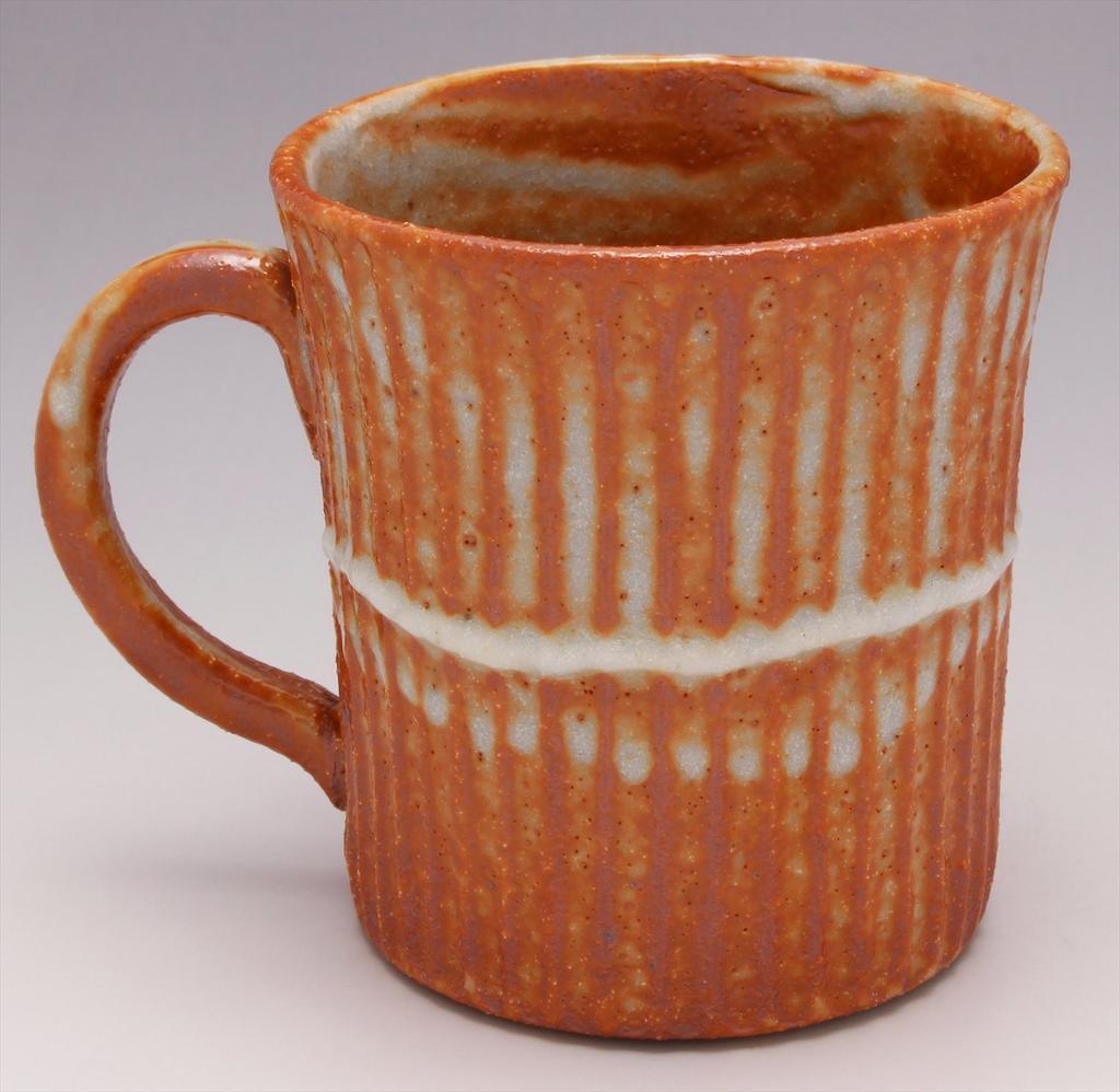 Кружка Мино-яки от Рёдзи Хаяси, вместимость 240 мл, диаметр 8 см x высота 8,5 см, красная, резьба Сино, в подарочной коробке, сделано в Японии, номер продукта 138-0038