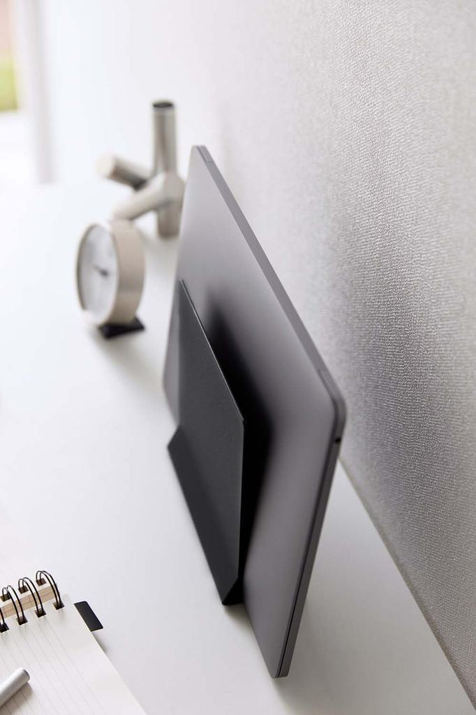 Yamazaki Slim Laptop W16 X X Tower Laptop Vertical Product 4499 Stand, Black, Approx. D5.7 H15.2cm, Storage, Positioning, Space-Saving, Number