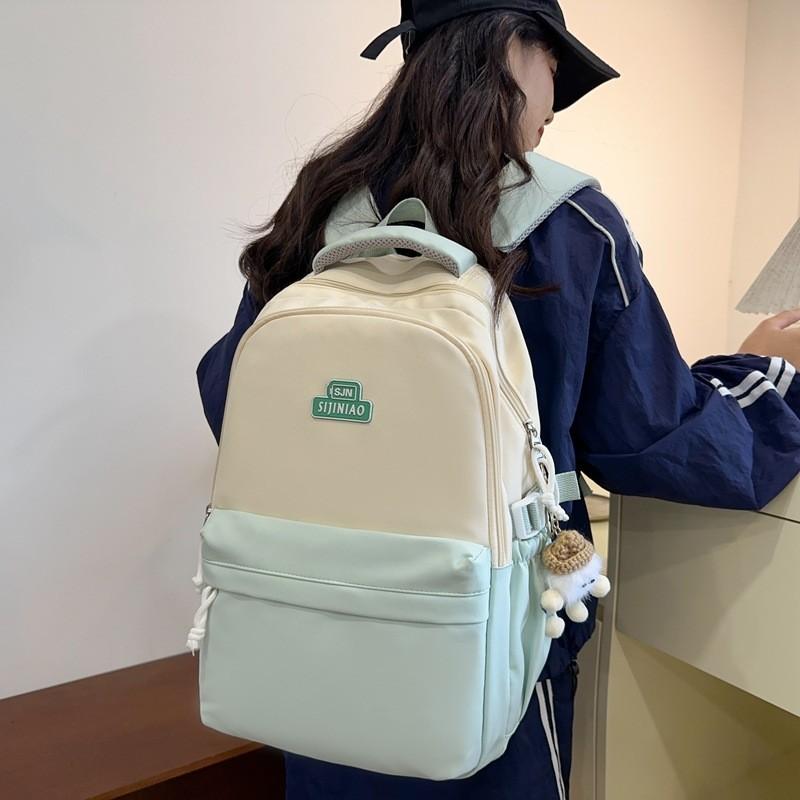 Стильный и функциональный летний нейлоновый рюкзак для школы. Уникальный дизайн в стиле колор-блок.