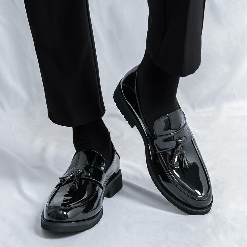 Модные Классические Мужские Туфли с Кисточками Повседневные Удобные Модные Маленькие Кожаные Туфли Мужские Британский Джентльмен Социальные Туфли Черные Размеры 38-46