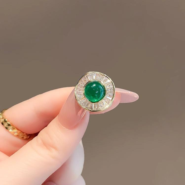 High-end Emerald Brooch, Women's Exquisite Anti-glare V-neck Button, New Dress Fixing Pin
