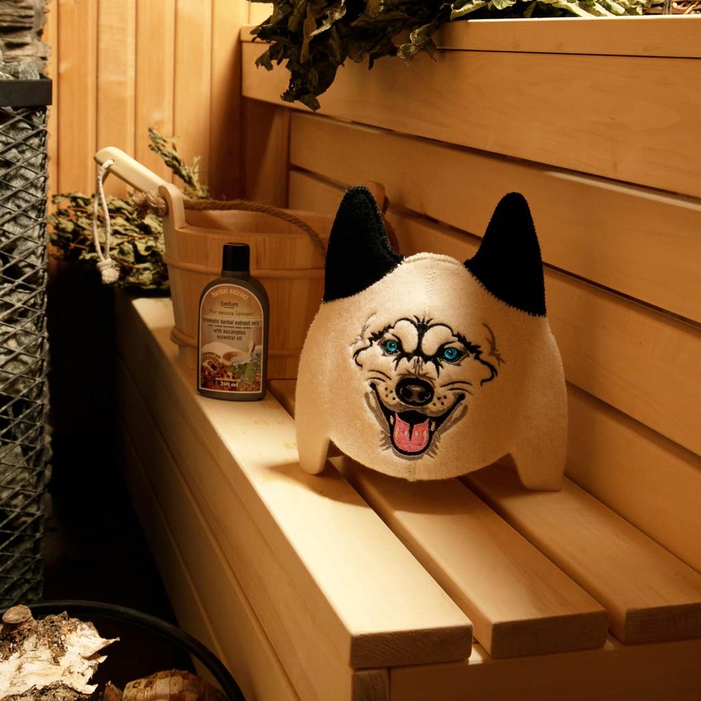 Детская шапка для сауны Волк, изготовленная из натуральных материалов, органическая шерсть создает ощущение, как в русской бане. Защищает голову от жара.