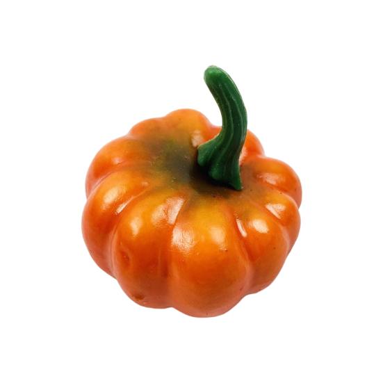 Неувядаемые украшения из тыквы. Привлекательная легкая игрушка, добавляющая атмосферу овощам.