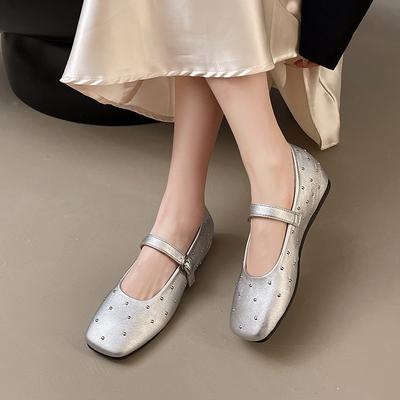 Модная весенняя новая модель женских туфель на плоской подошве с мягкой подошвой, квадратным носком, мелким вырезом, линией заклепок и нескользящей подошвой