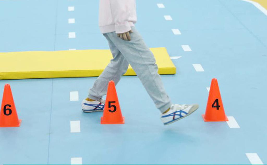 [narunaru] Marker Cones with Numbers, Set of 10, for Soccer, Track and Field, Training, and Marking