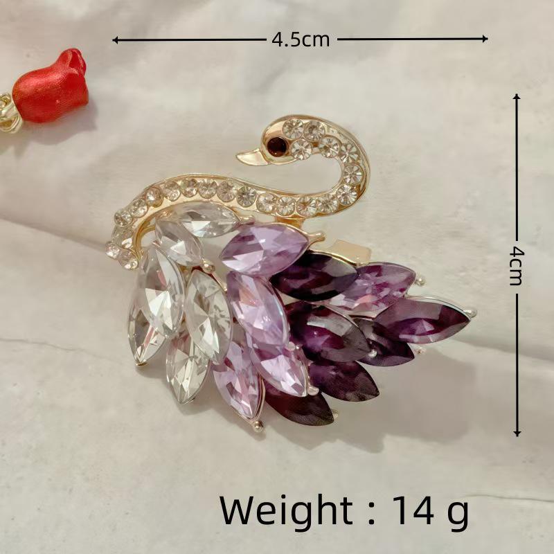 Available 2025 New Fashion Alloy Rhinestone Swan Corsage Vintage Crystal Brooch