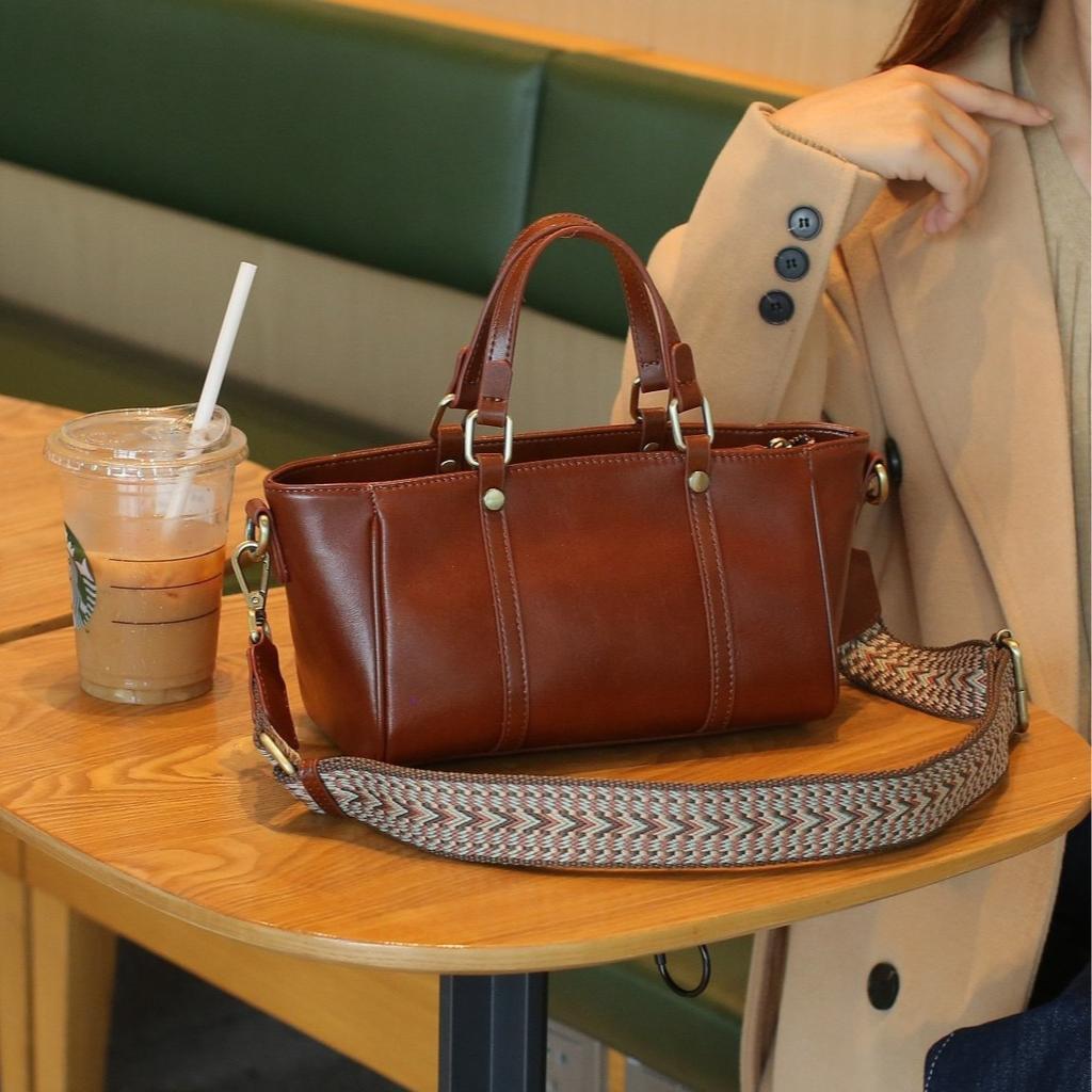 Retro First-layer Cowhide Women's Bag, New Genuine Leather Vegetable Tanned Leather, Portable Messenger Bag, Polished Soft Leather, Live Stream.