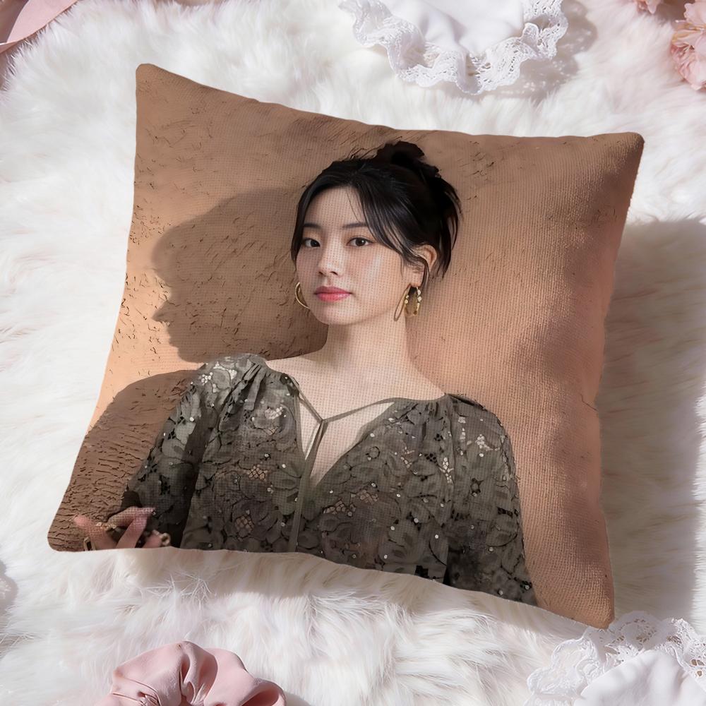 Корейская певица KKim D-DaHyunS Чехол для подушки Premium Comfort Двусторонний чехол для подушки - Дизайн "Два в одном" для любой комнаты и салона автомобиля