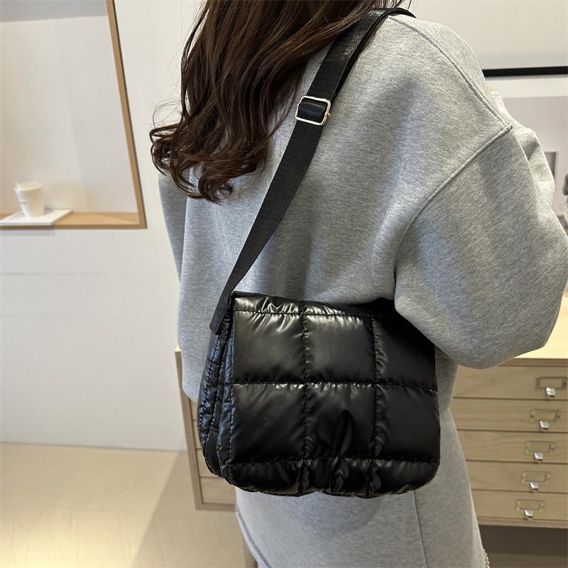 Yogodlns Women Elegant Quilted Shoulder Bags Cloud Pleated Bubbles Crossbody Bag Fashion Simple Solid Color Commute Shopping Bags