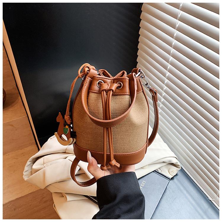 IELGY Ladies Bucket Bag Fashionable All-Match Cross-Body Can Be Carried in Hand