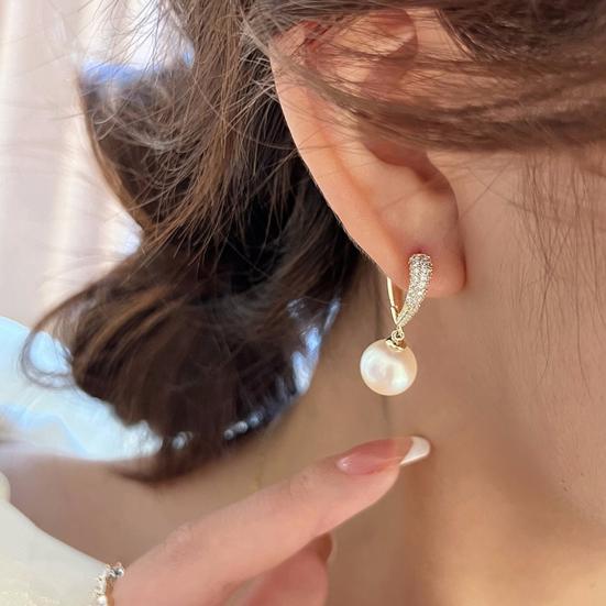 1 Pair Stud Earrings Charming Geometric Shining Rhinestone High Gloss Decorative Hypoallergenic Faux Pearl Hoop Earrings Jewelry Accessory