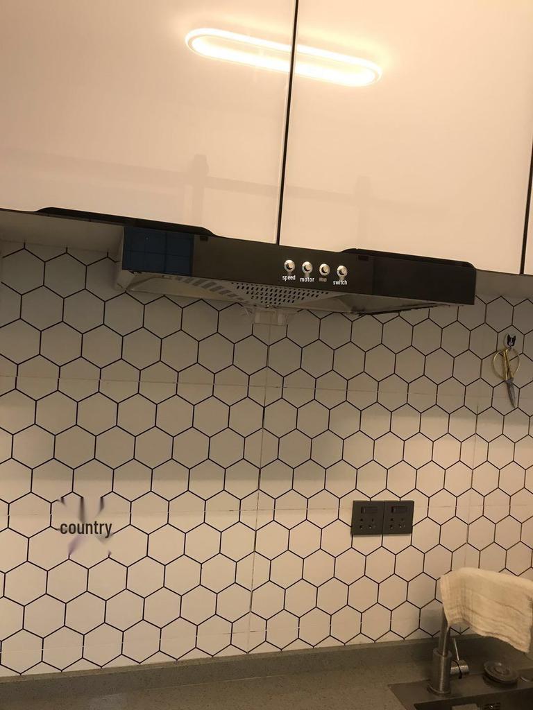 Compact 750mm Stainless Steel Range Hood & Gas Stove Set with Top-Mounted Large Suction Power for Small Kitchens.