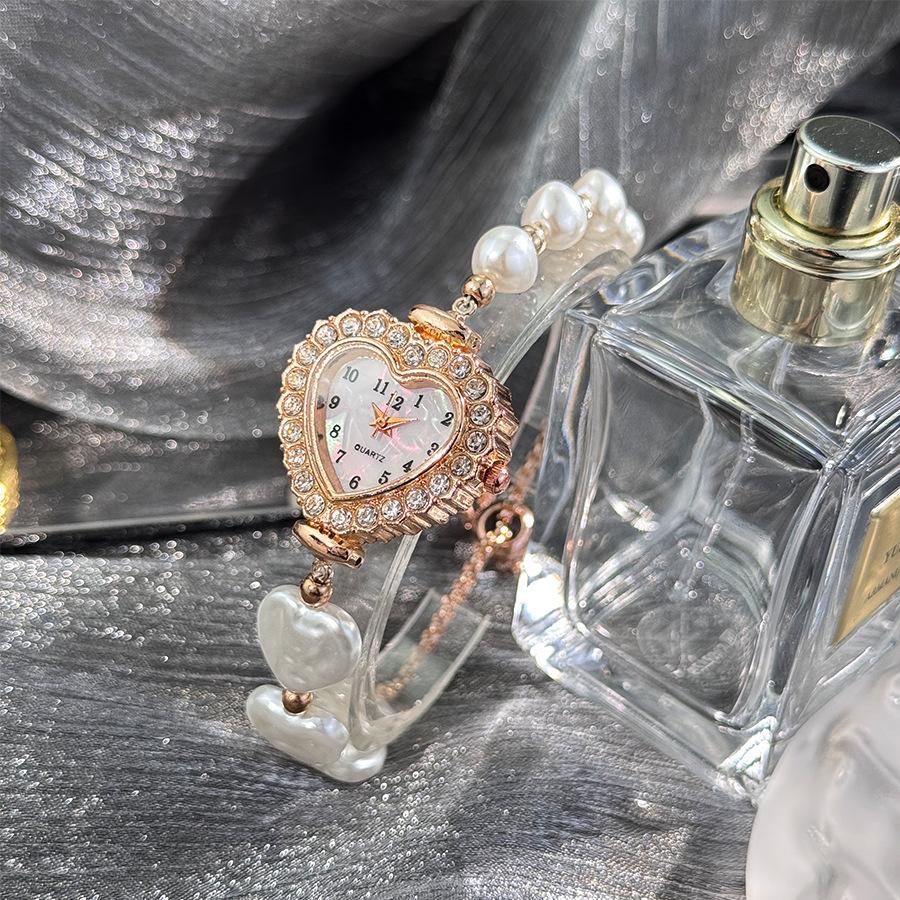 Любовь Инкрустированные бриллиантами женские часы Полностью бриллиантовые Персиковое сердце Цифровые Жемчужные Двойное заклинание Браслет-часы